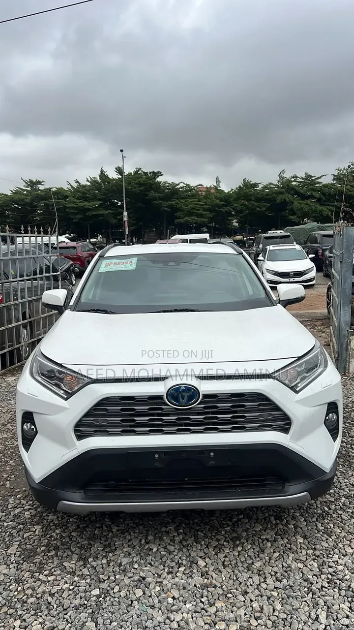 Toyota RAV4 2019 White
