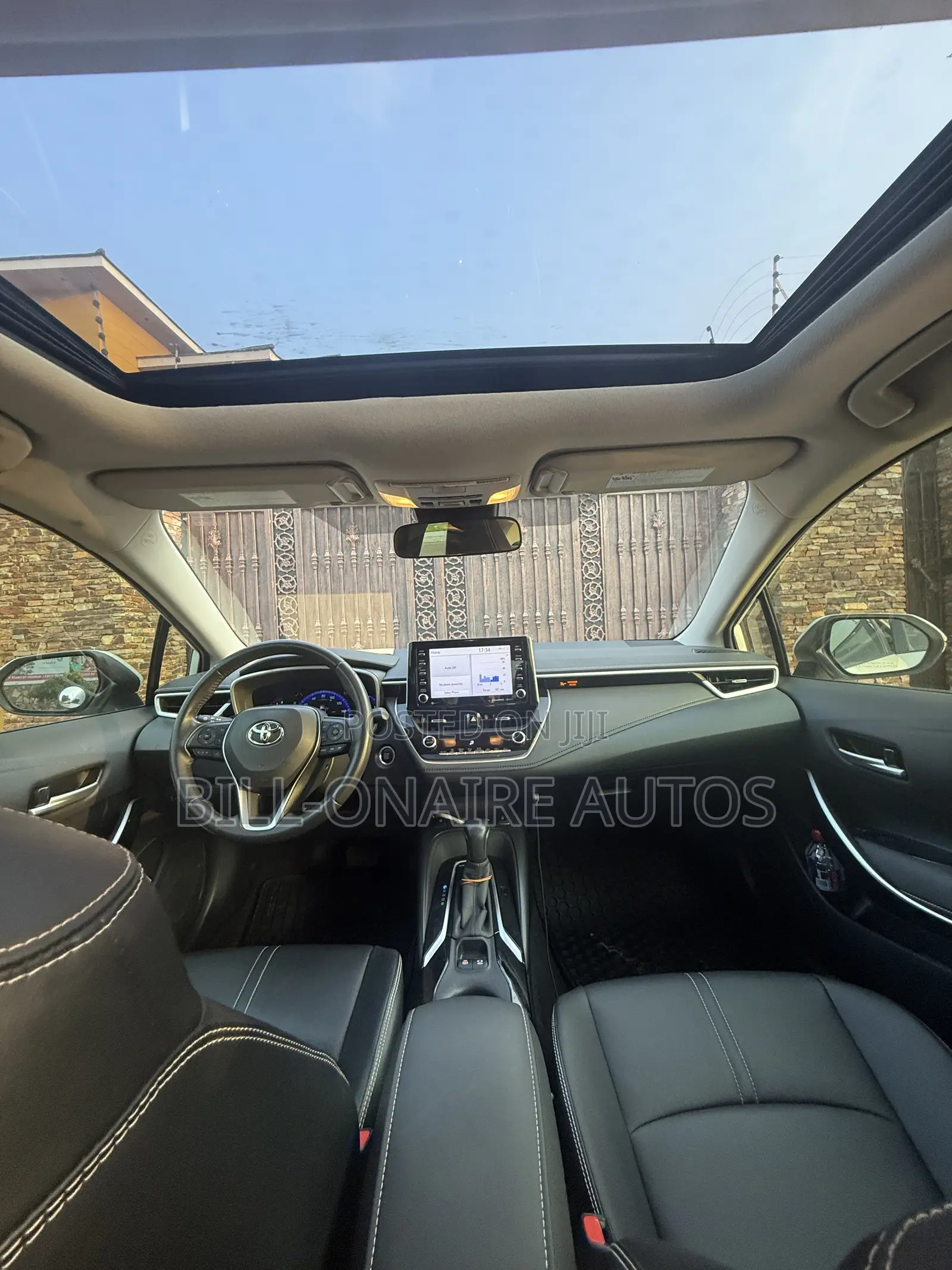 Toyota Corolla XLE 2020 White