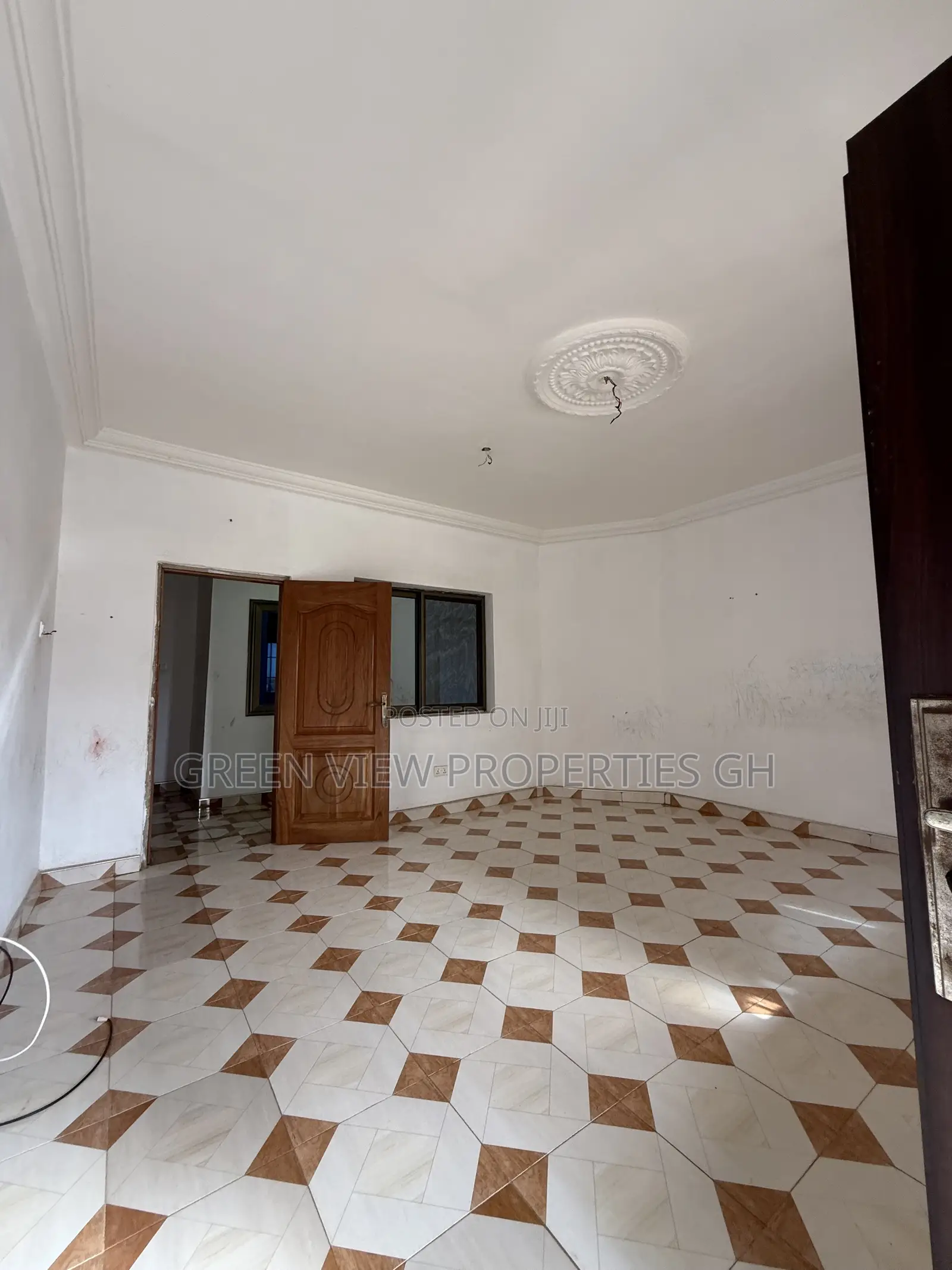 2bdrm Apartment in West Hills Mall Area for rent
