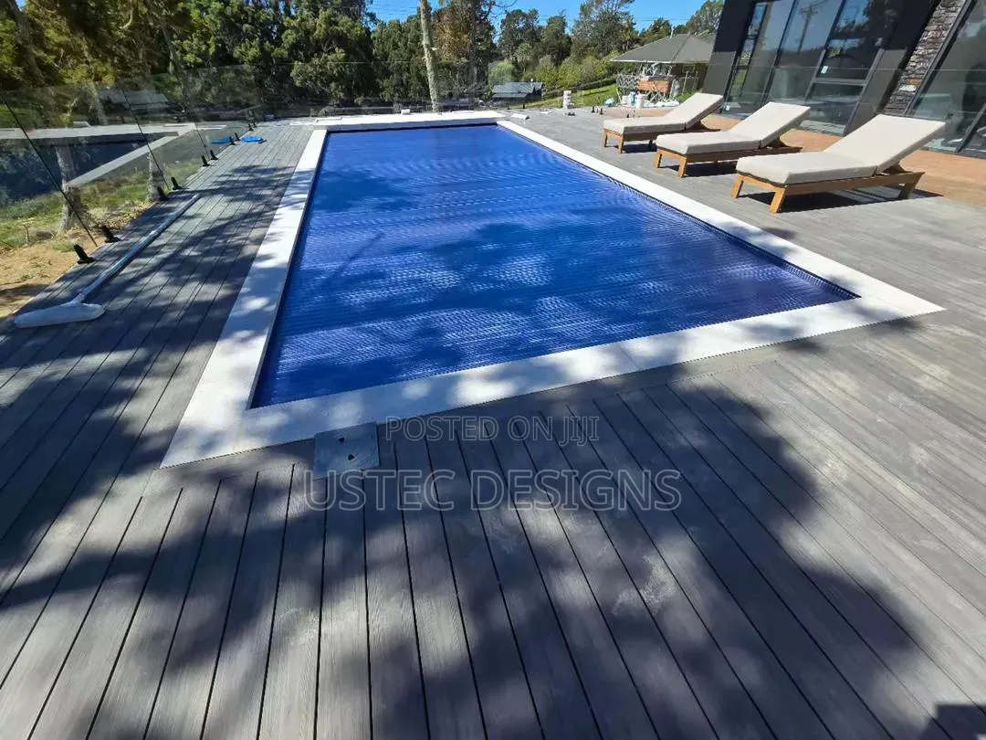 Modern Swimming Pool Fountain Designs