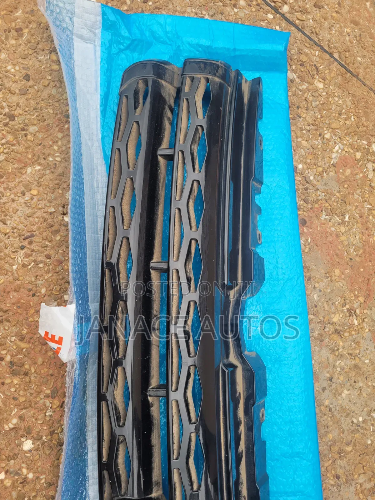 Land Rover Evoque MK1 L538 FRONT Grille