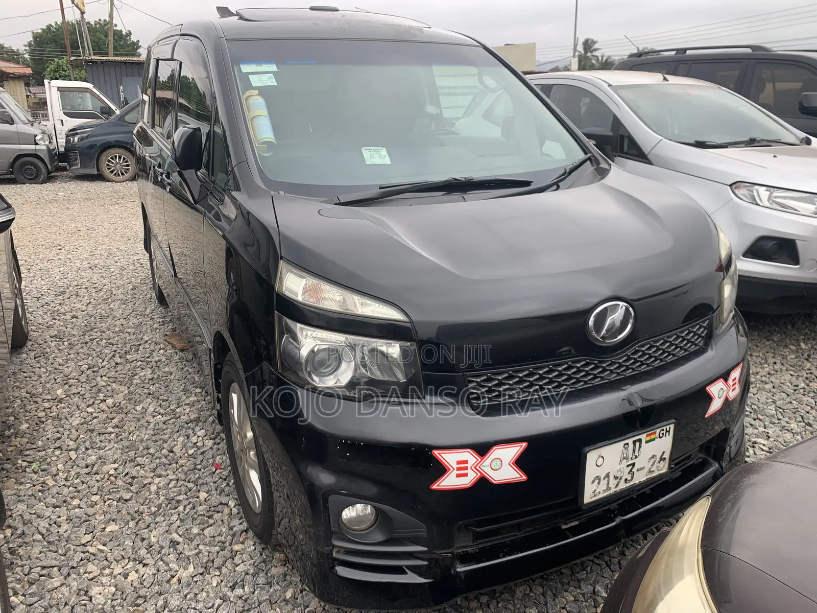 Toyota Voxy X L Edition 2WD 7-Seater 2012 Black