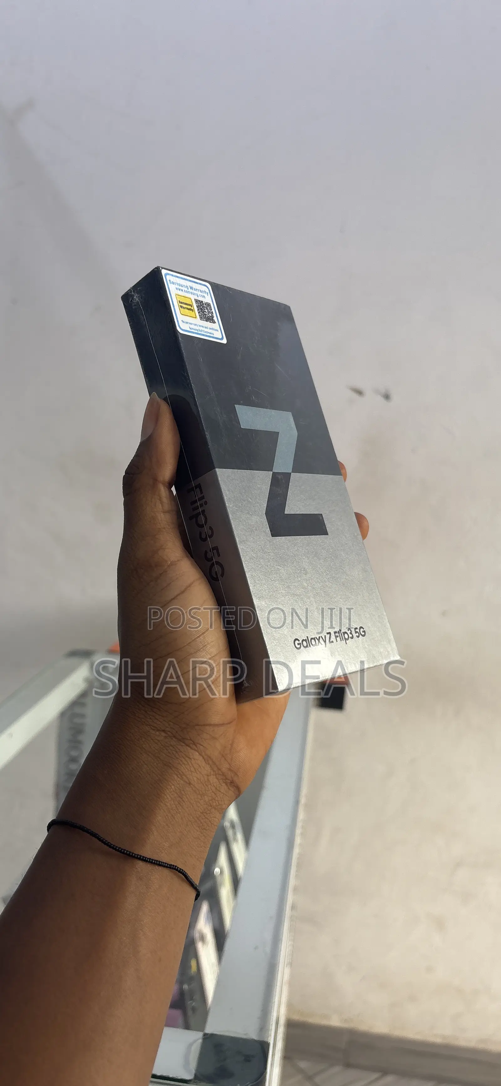 New Samsung Galaxy Z Flip3 5G 256 GB Yellow