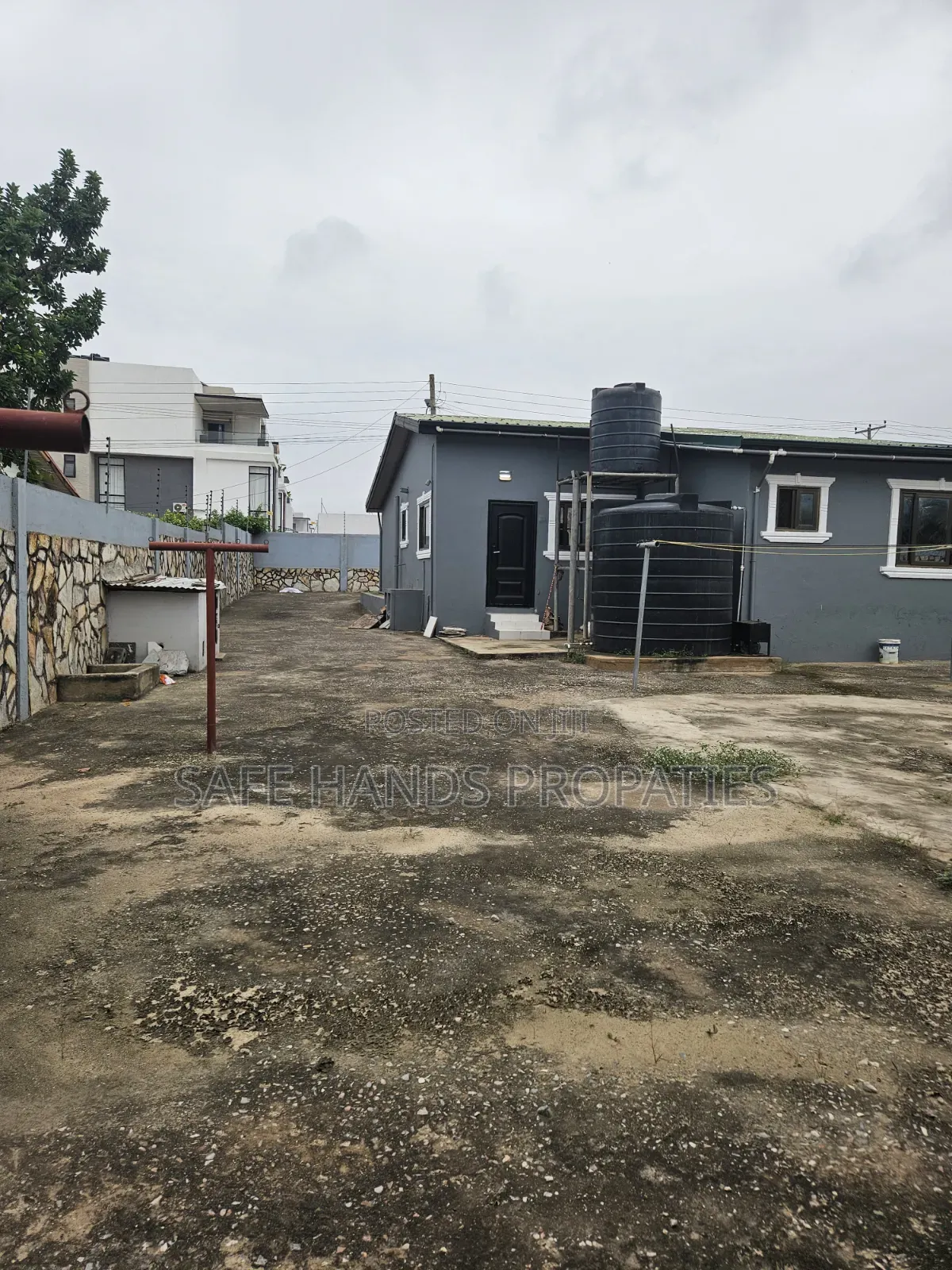 2bdrm House in Lakeside, Accra Metropolitan for rent