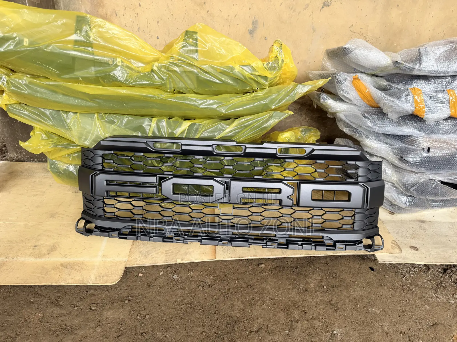 Ford F-150 2021-2024 Top Shell/Grille