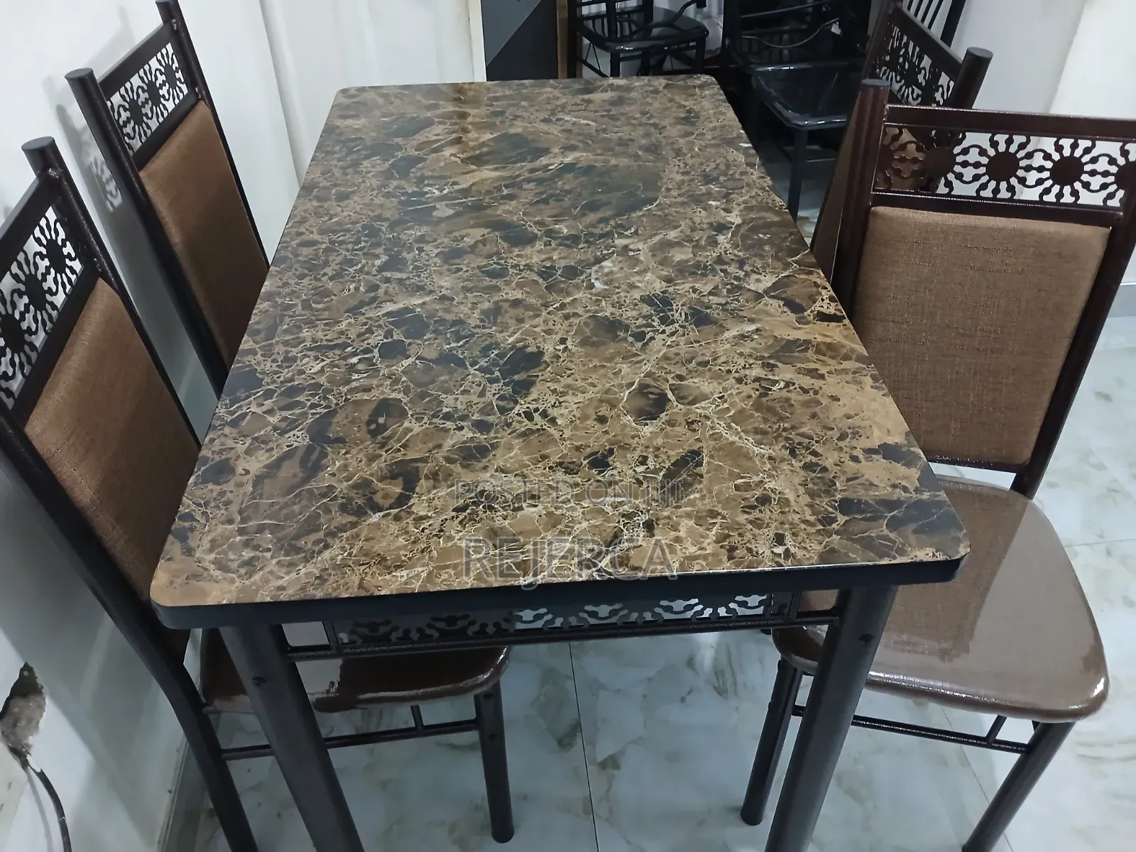 Durable Brand New Dinning Set