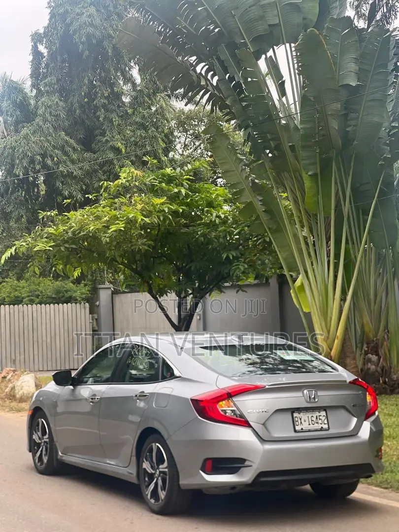 Honda Civic Touring 2dr Coupe (1.5L 4cyl) 2017 Gray