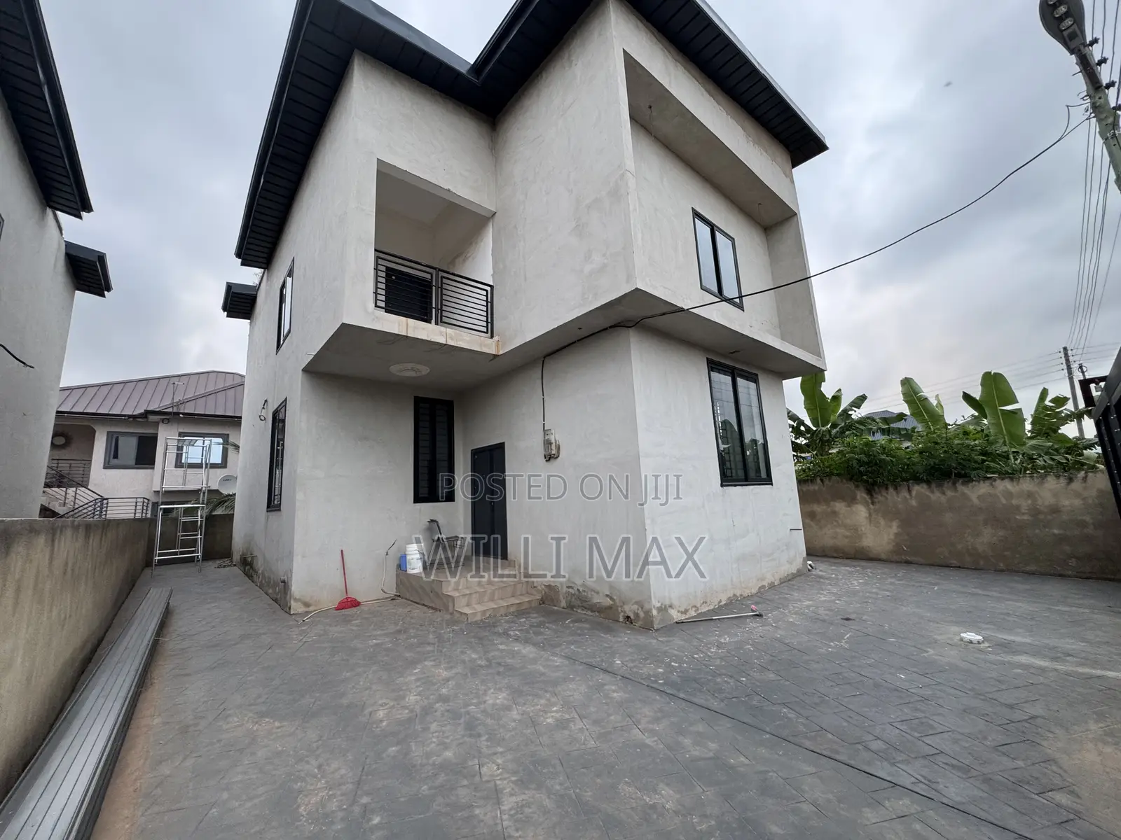 4bdrm Duplex in Ayimensah, Oyarifa Mall Area for rent
