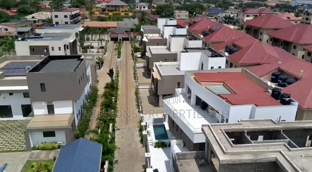 5bdrm House in Millions Properties, Accra Metropolitan for sale