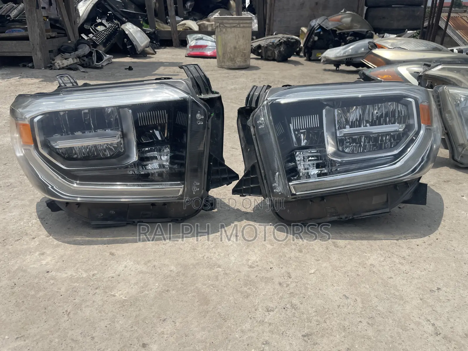 Toyota Tundra 2018-2021 Headlight