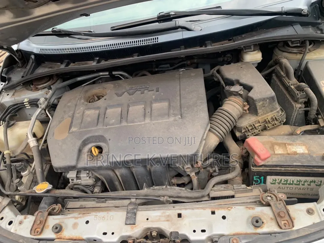 Toyota Corolla L 4-Speed Automatic 2013 Silver