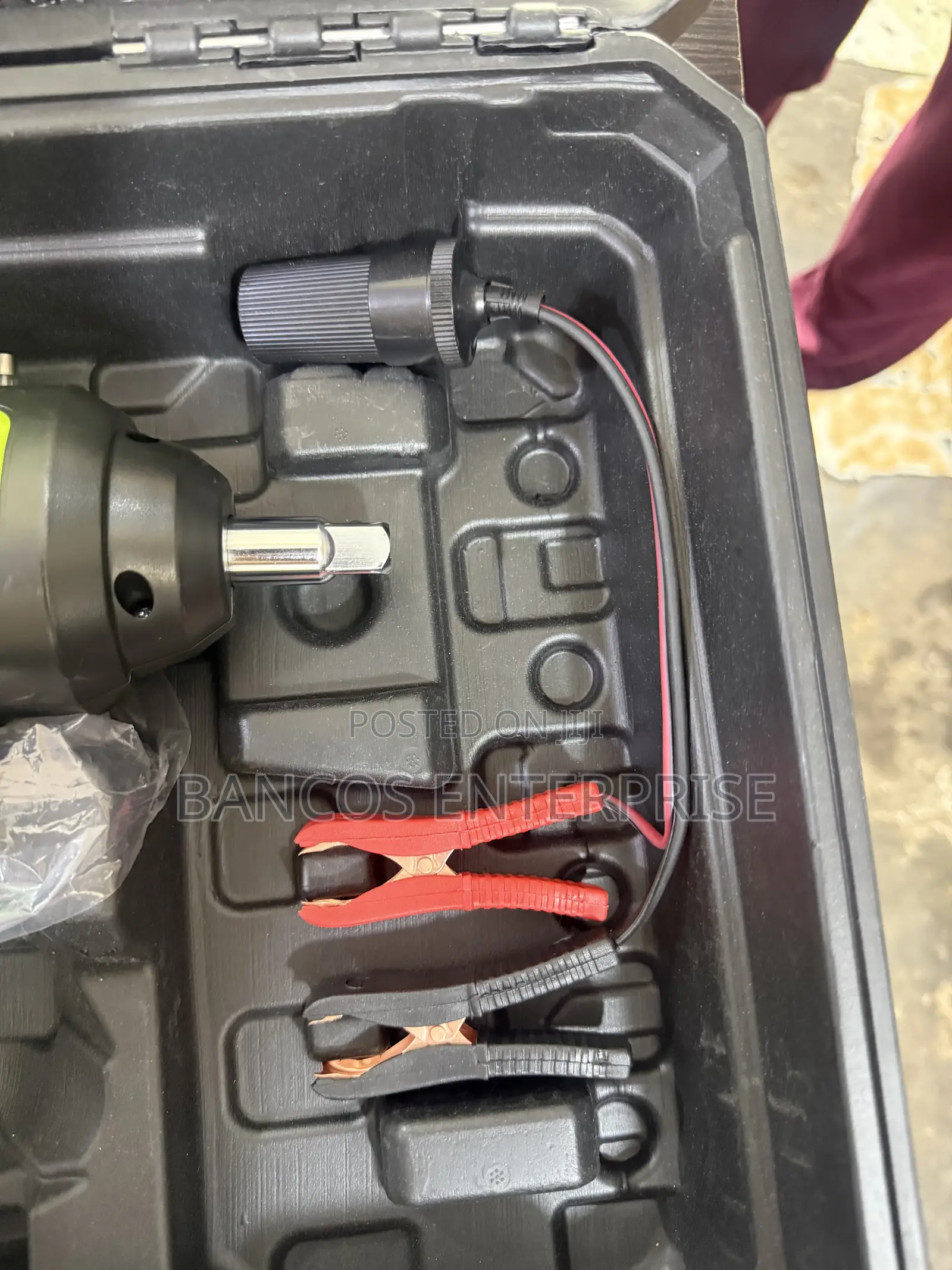 Electric Hydraulic Jack, Air Compressor, Major LED Light