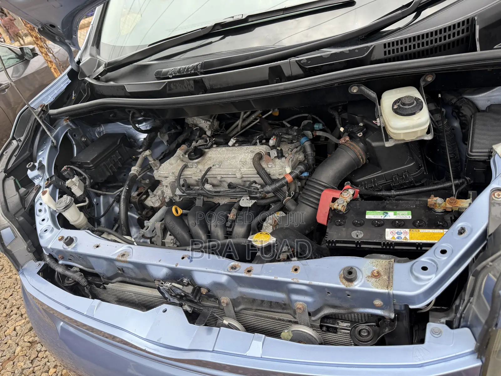 Toyota Voxy V 2WD 8-Seater 2012 Blue