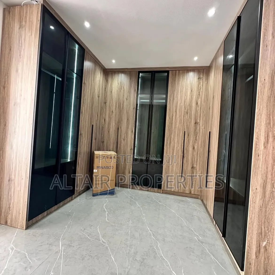 5bdrm House in Ashaley Botwe, Accra Metropolitan for sale