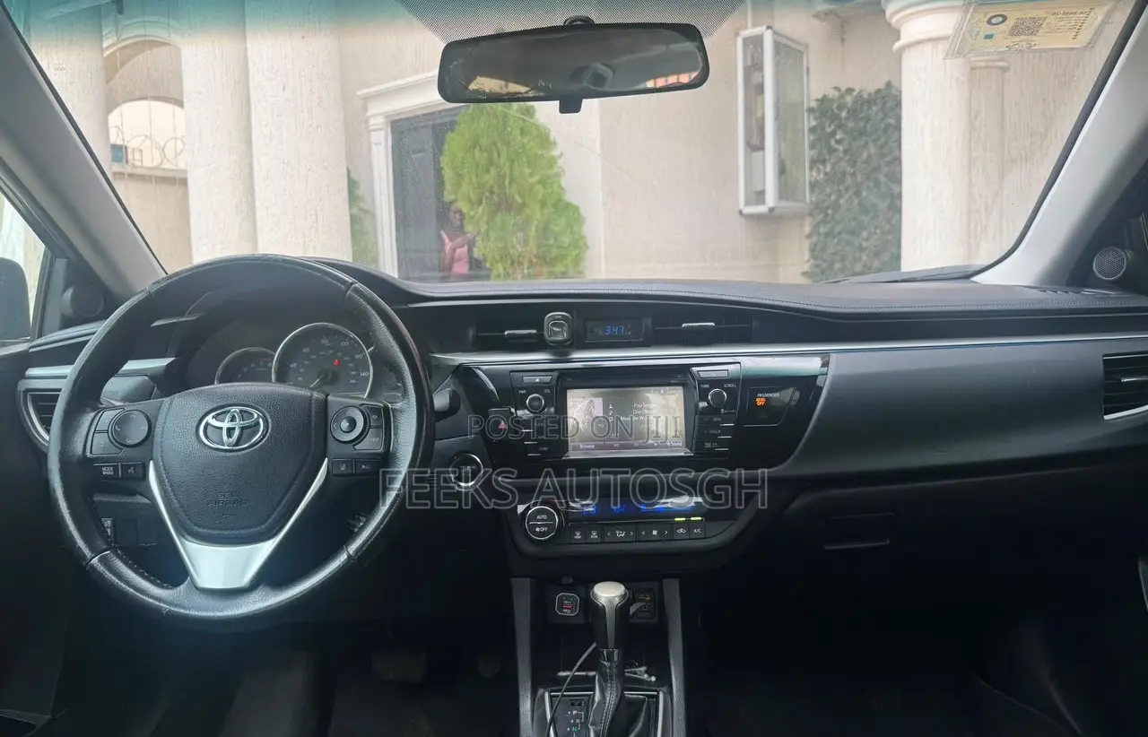 Toyota Corolla LE 4dr Sedan (1.8L 4cyl CVT) 2016 Blue