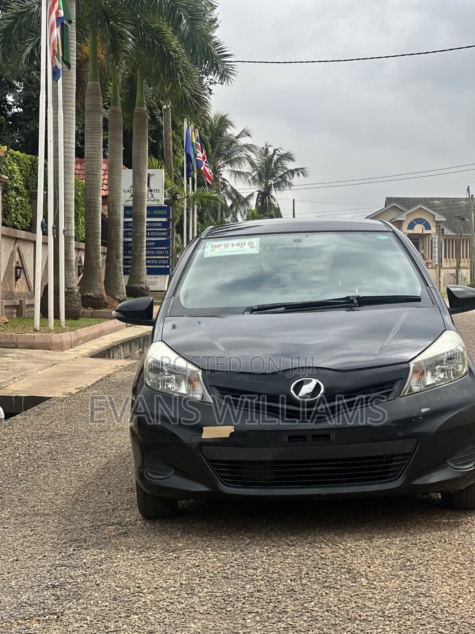 Toyota Vitz 1.3 FWD 3dr 2012 Black