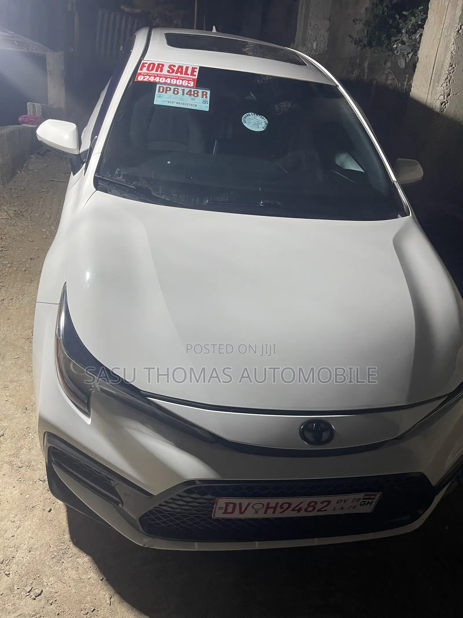 Toyota Corolla XLE 2021 White