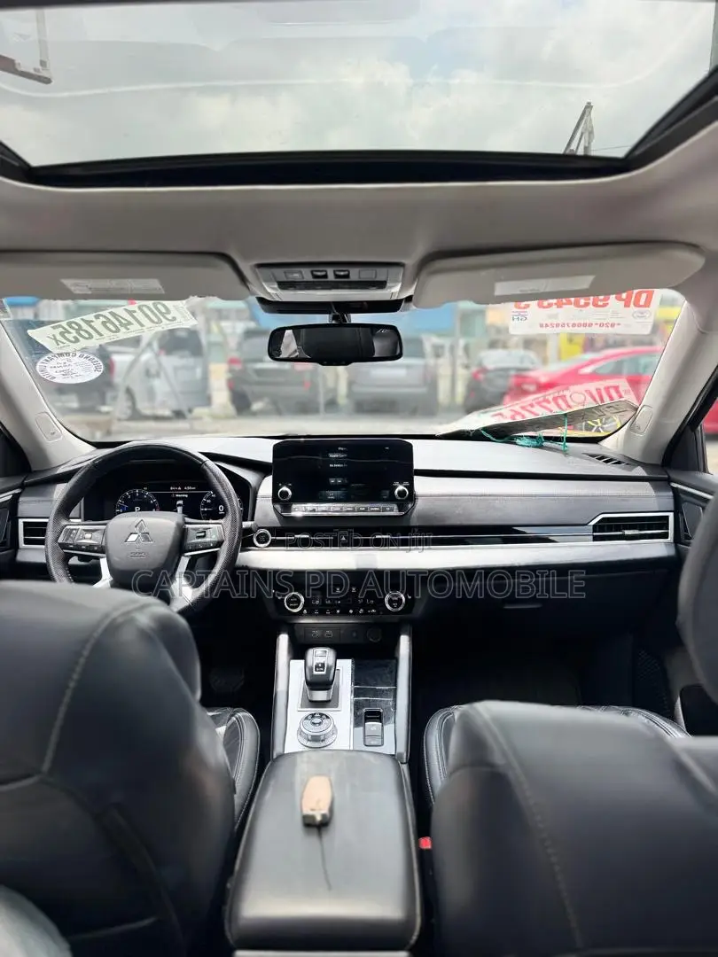 Mitsubishi Outlander SEL 2023 Black