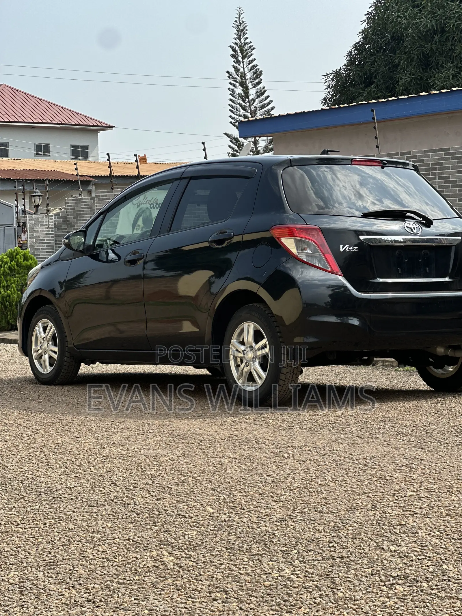 Toyota Vitz 1.3 FWD 5dr 2014 Black