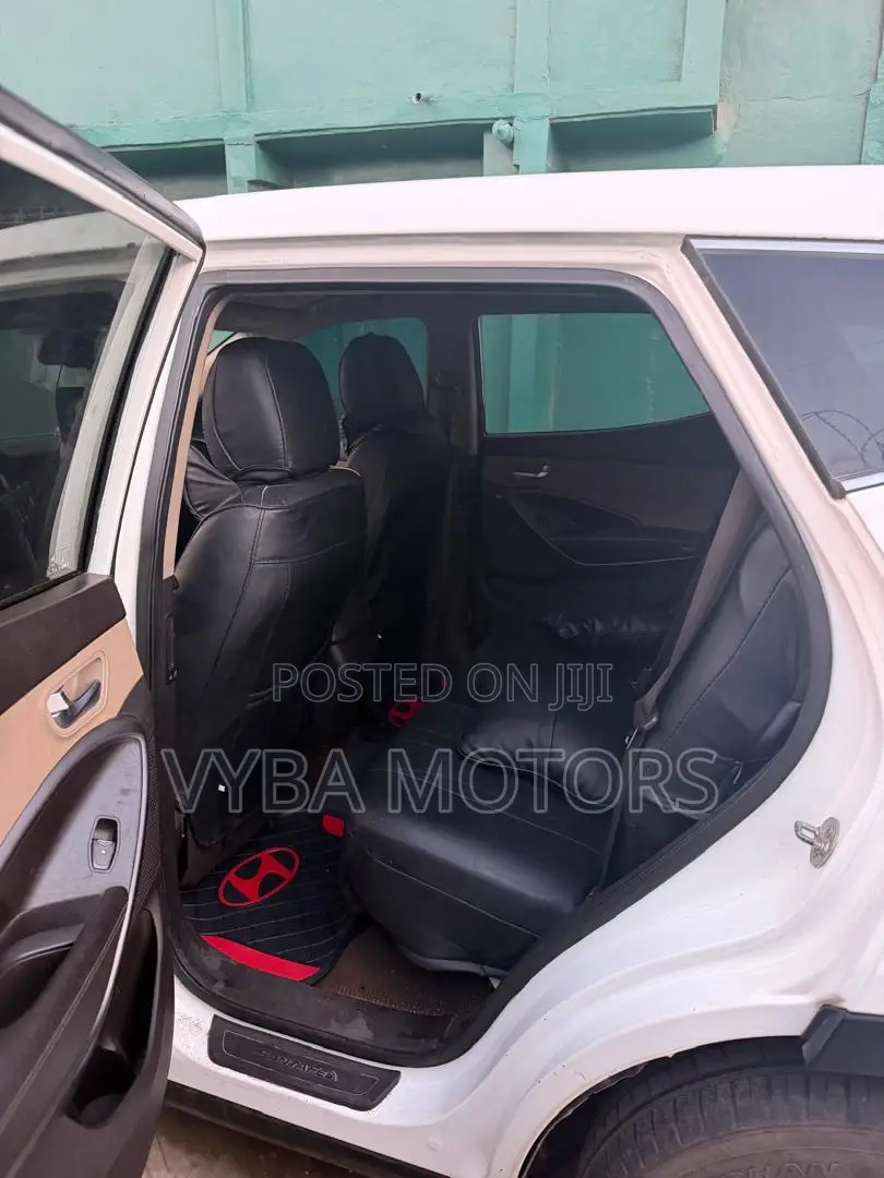 Hyundai Santa Fe 2014 White
