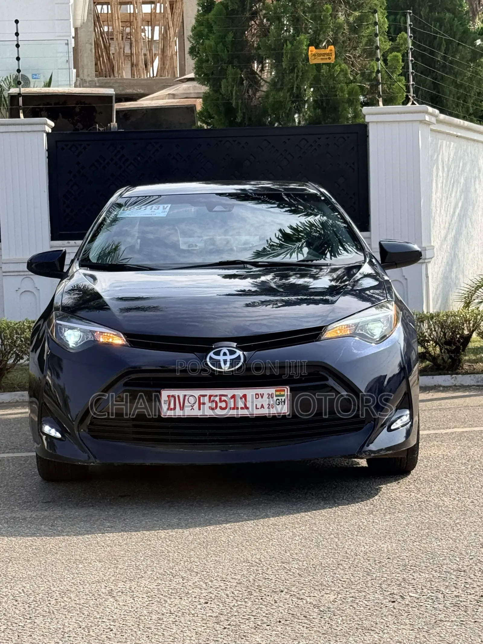 Toyota Corolla LE Eco (1.8L 4cyl 2A) 2018 Black