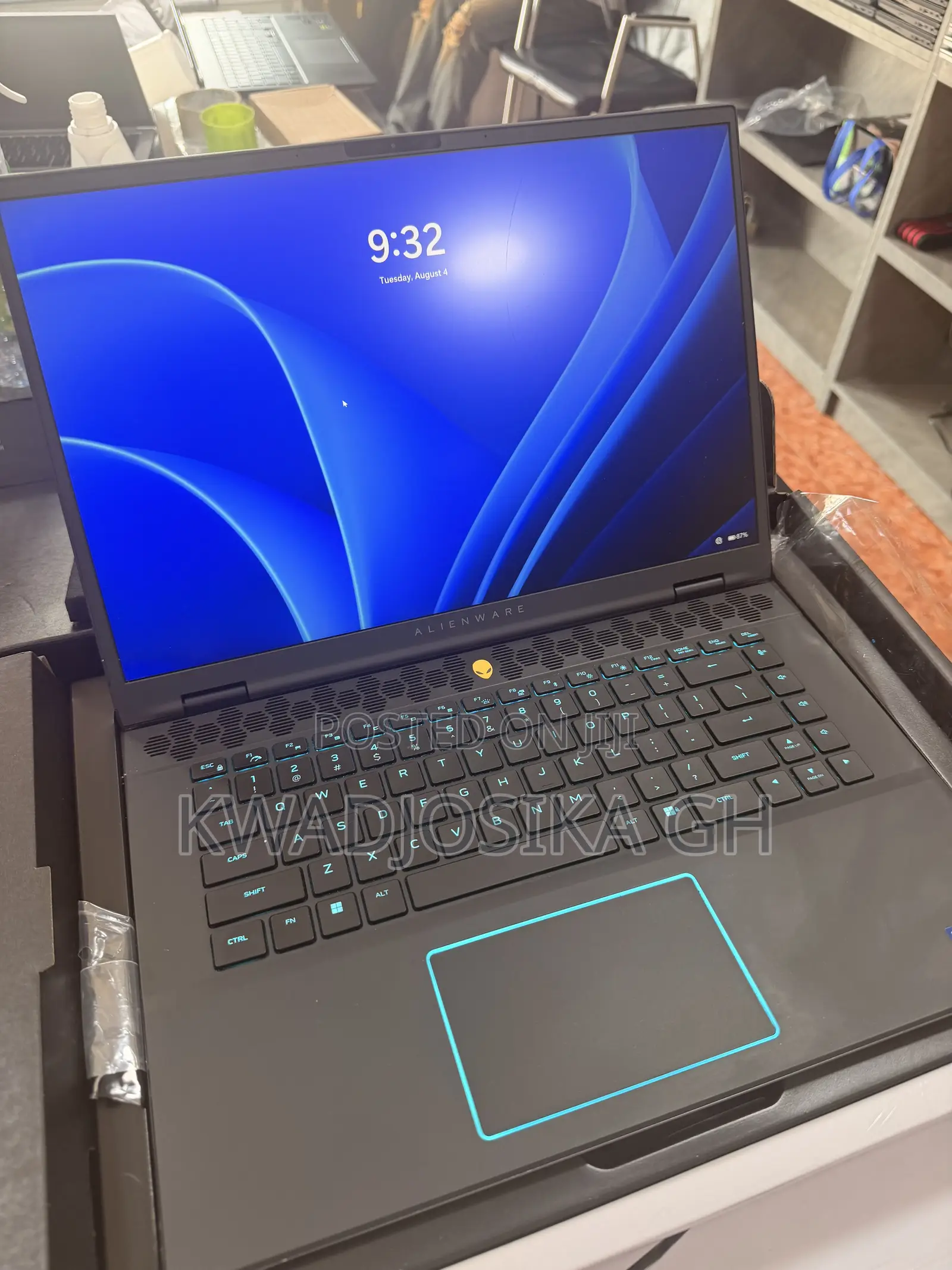 New Laptop Alienware M16 R2 32GB Intel Core Ultra 7 SSD 1T