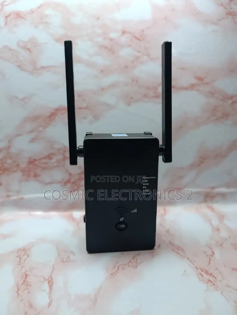 1200Mbps Dual-Band Wi-Fi Range Extender With 4 High-Gain Antennas
