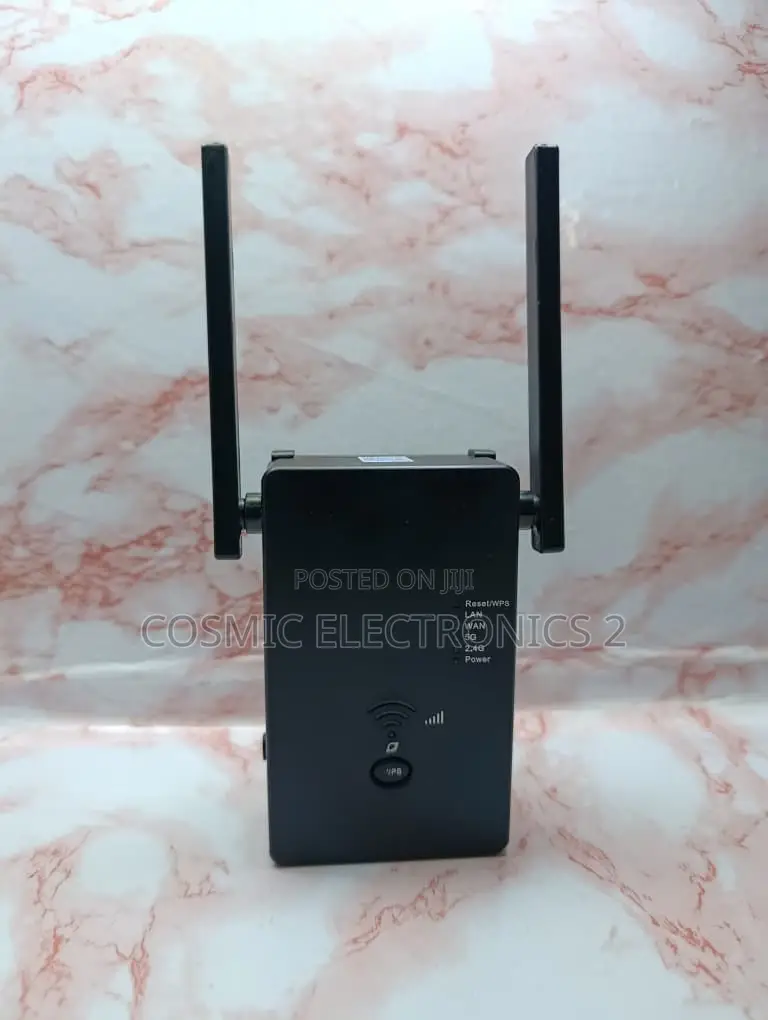 1200Mbps Dual-Band Wi-Fi Range Extender With 4 High-Gain Antennas