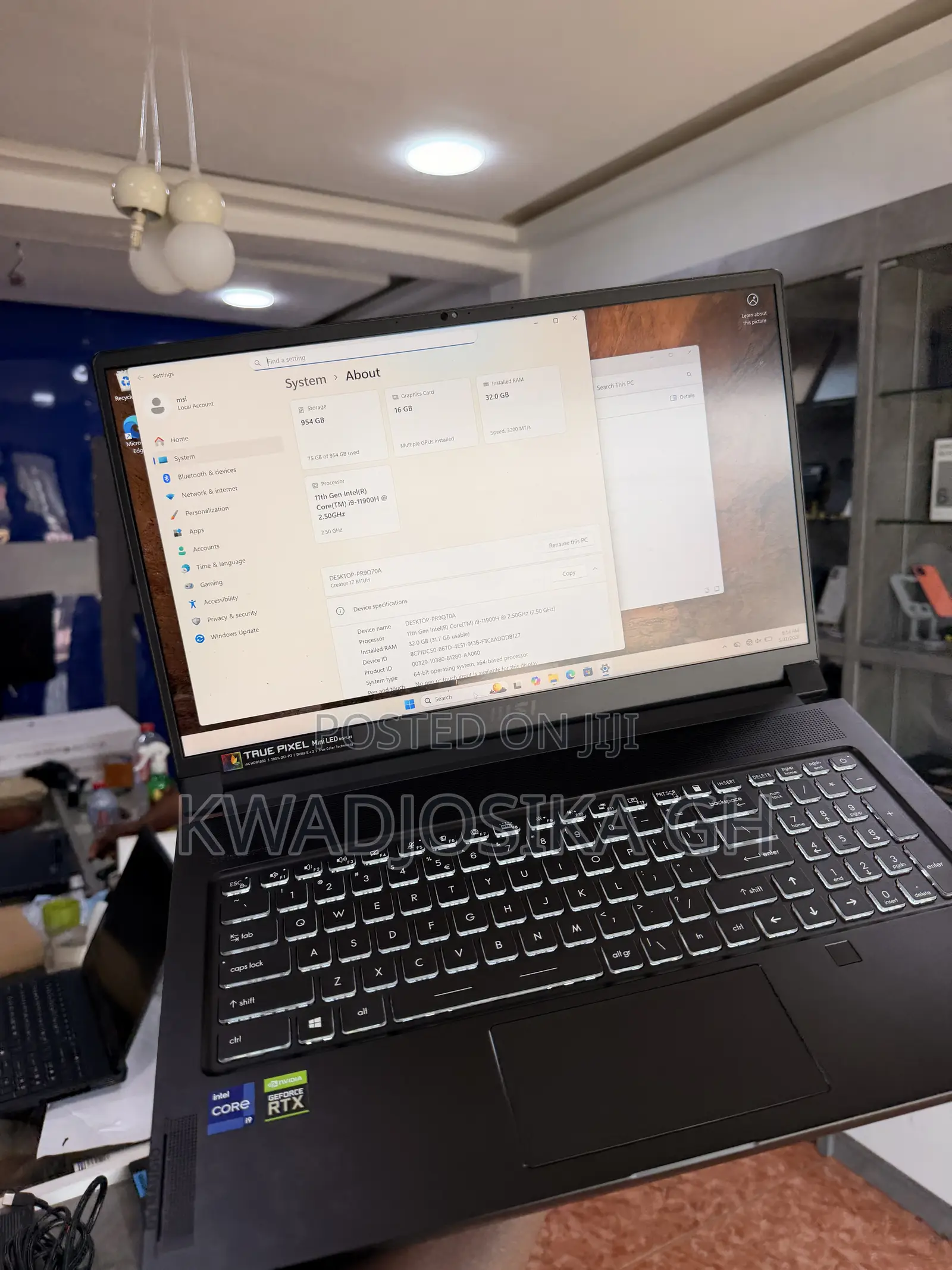 Laptop MSI Creator 17 B11UH-416 32GB Intel Core i9 SSD 1T