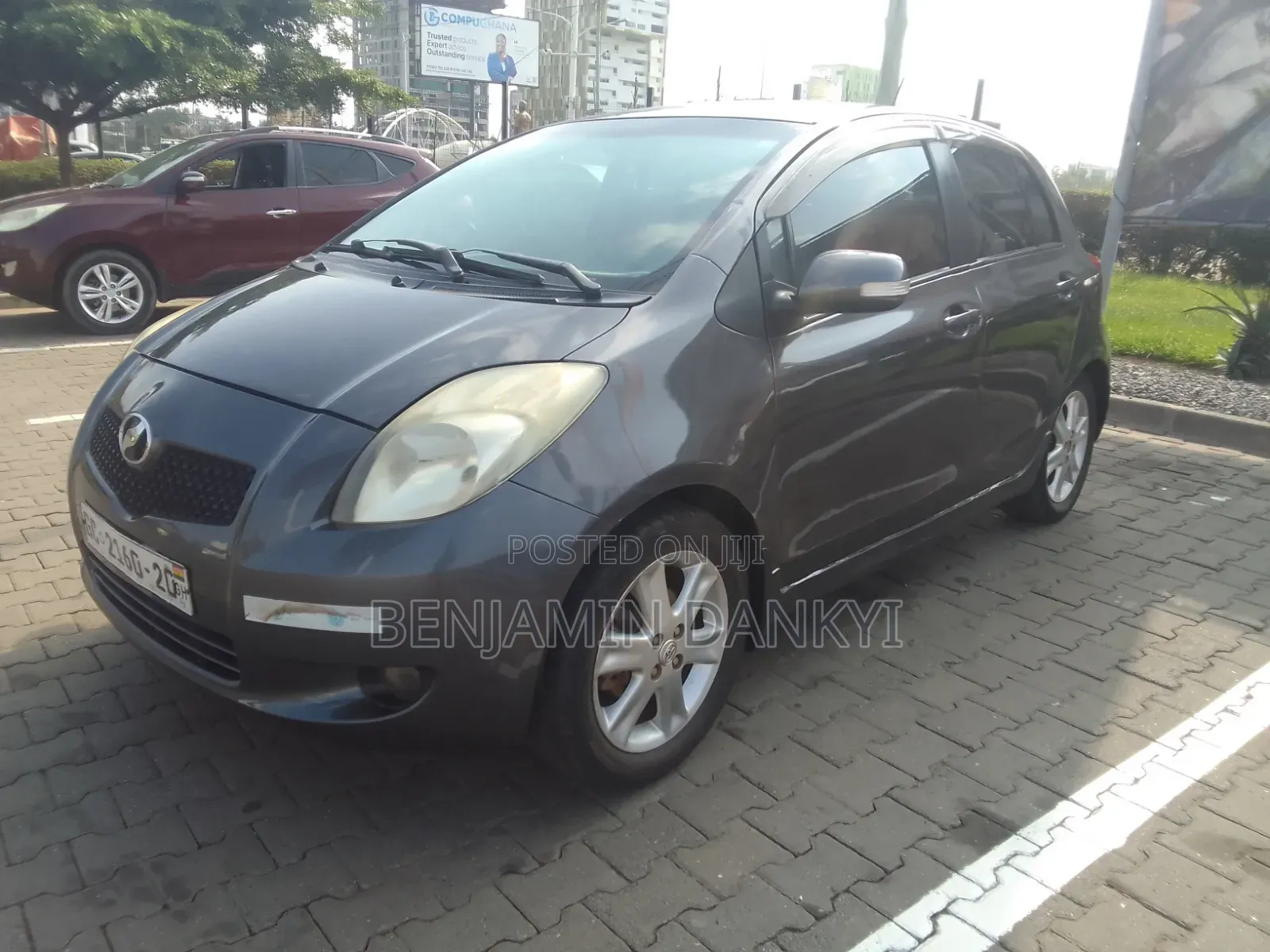Toyota Vitz 2010 Black