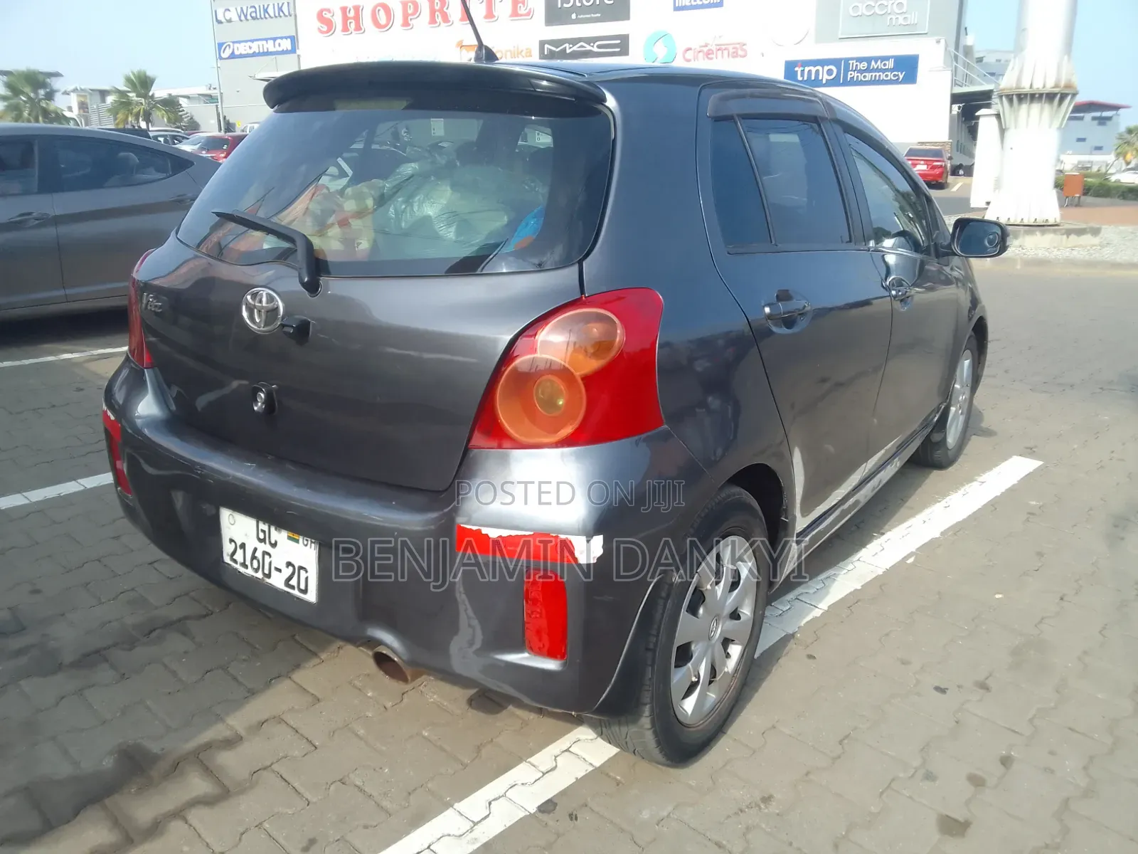 Toyota Vitz 2010 Black