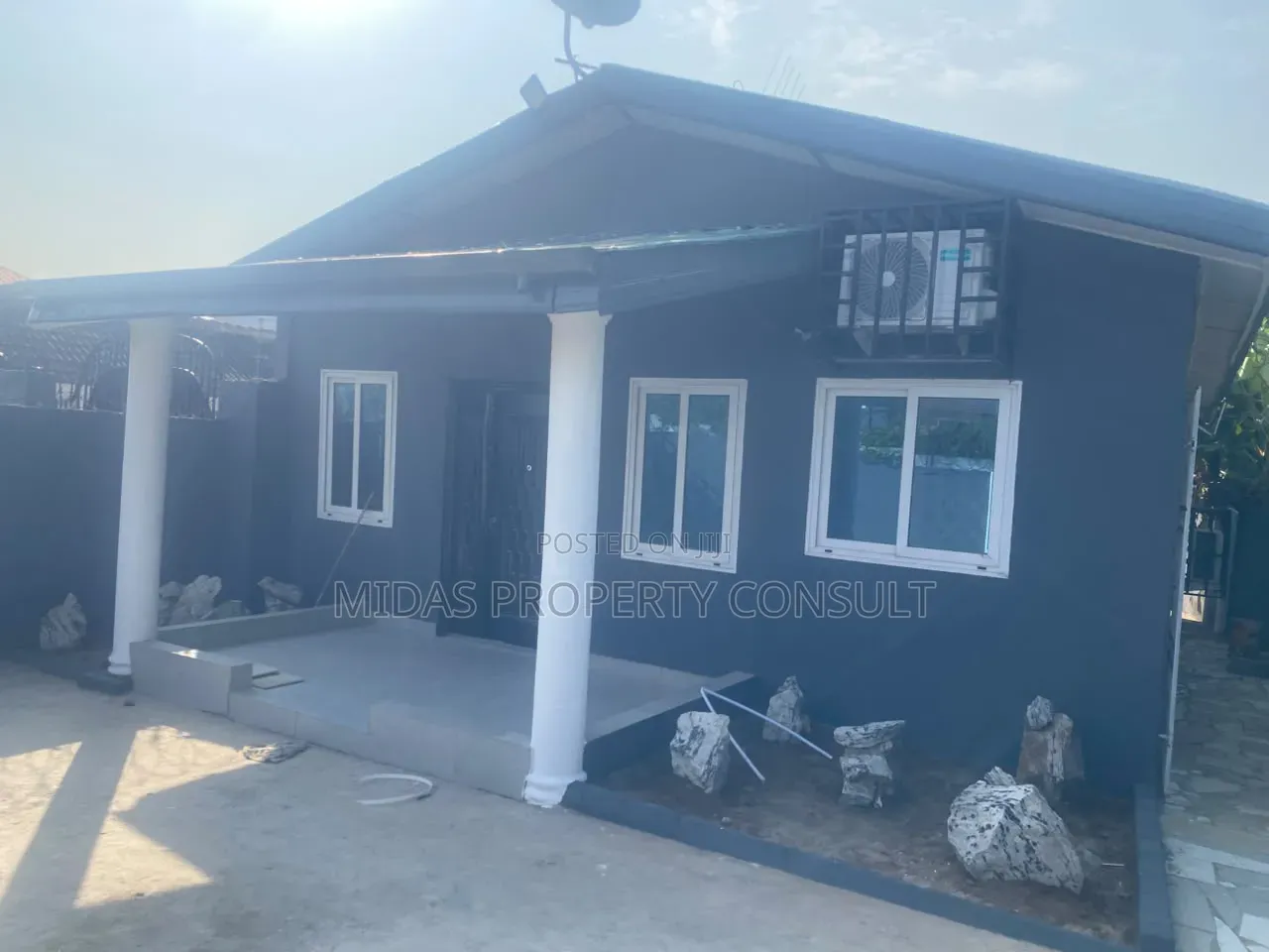 2bdrm House in Dzorwulu for rent