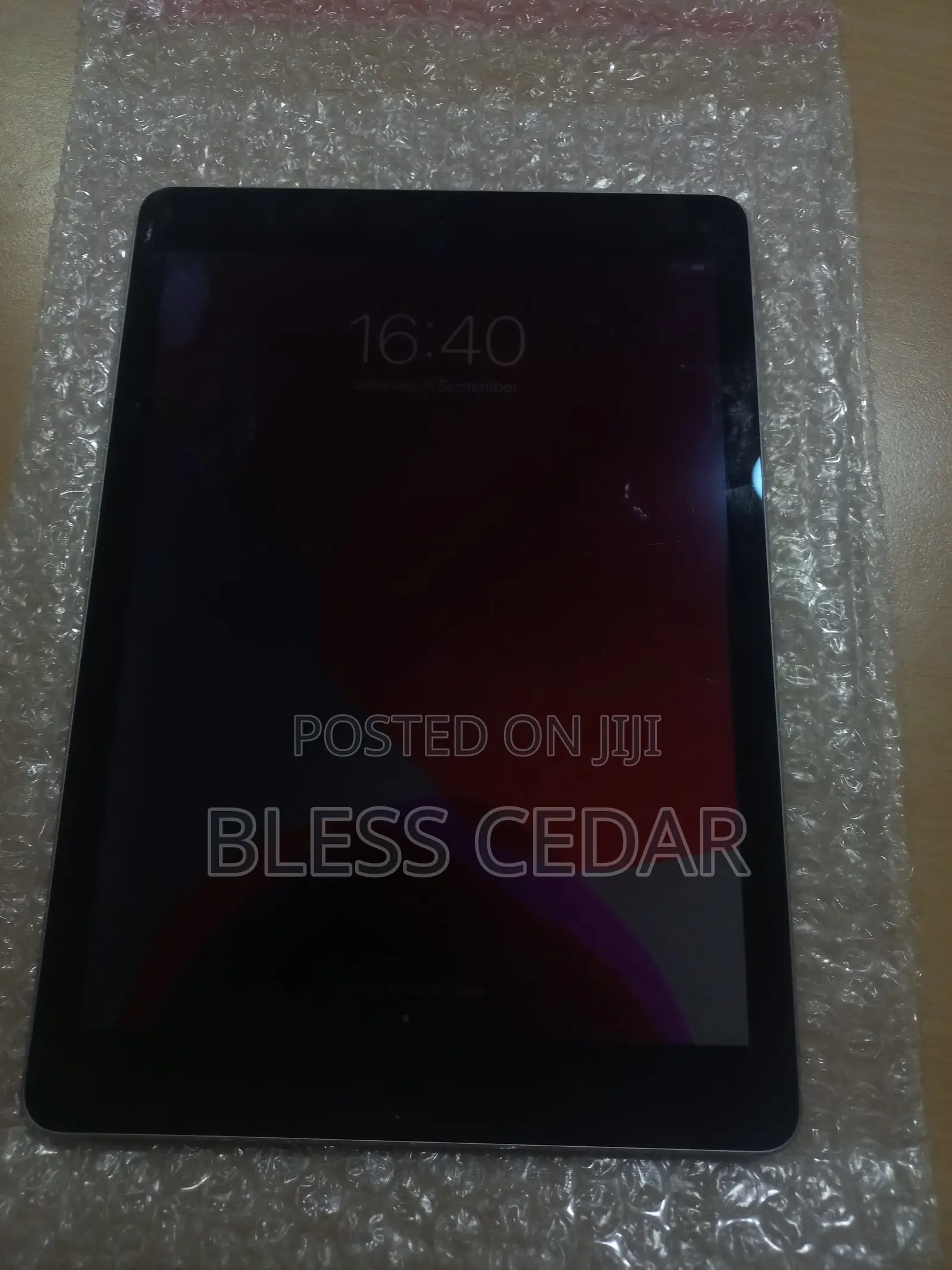 Apple iPad Air 16 GB Gray