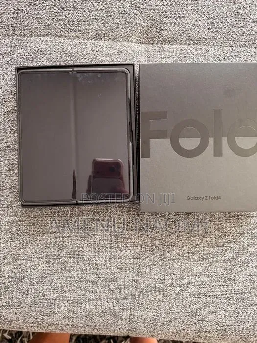New Samsung Galaxy Z Fold4 256 GB Black