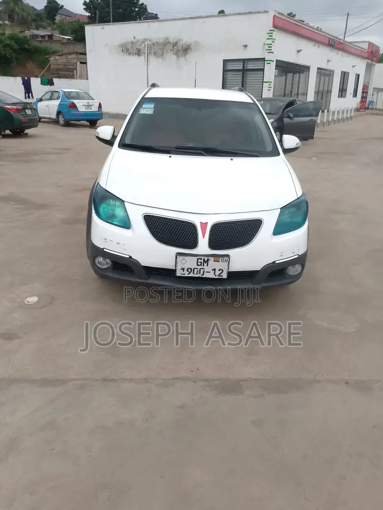 Pontiac Vibe 2010 White