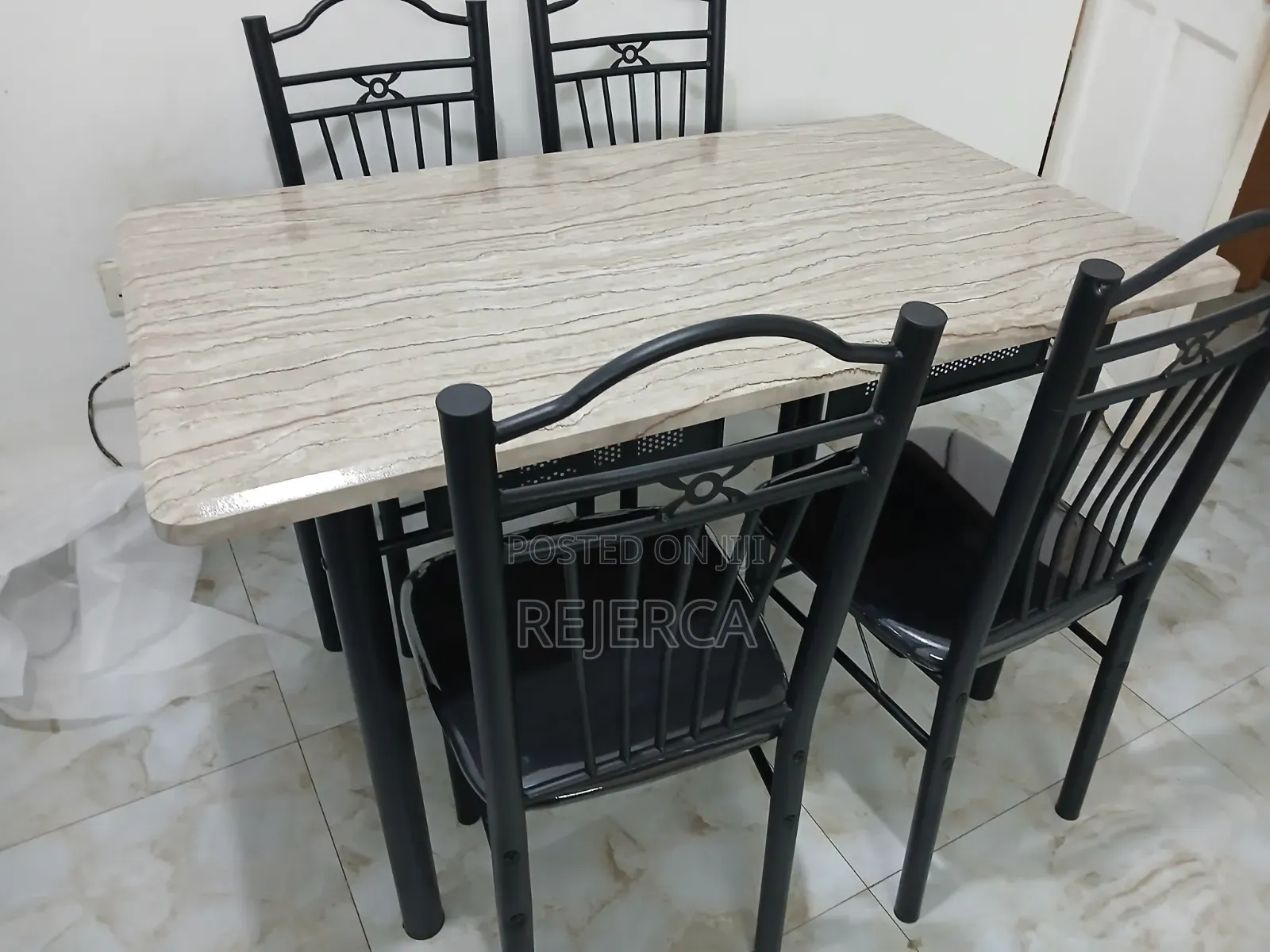 Dinning Set as Seen
