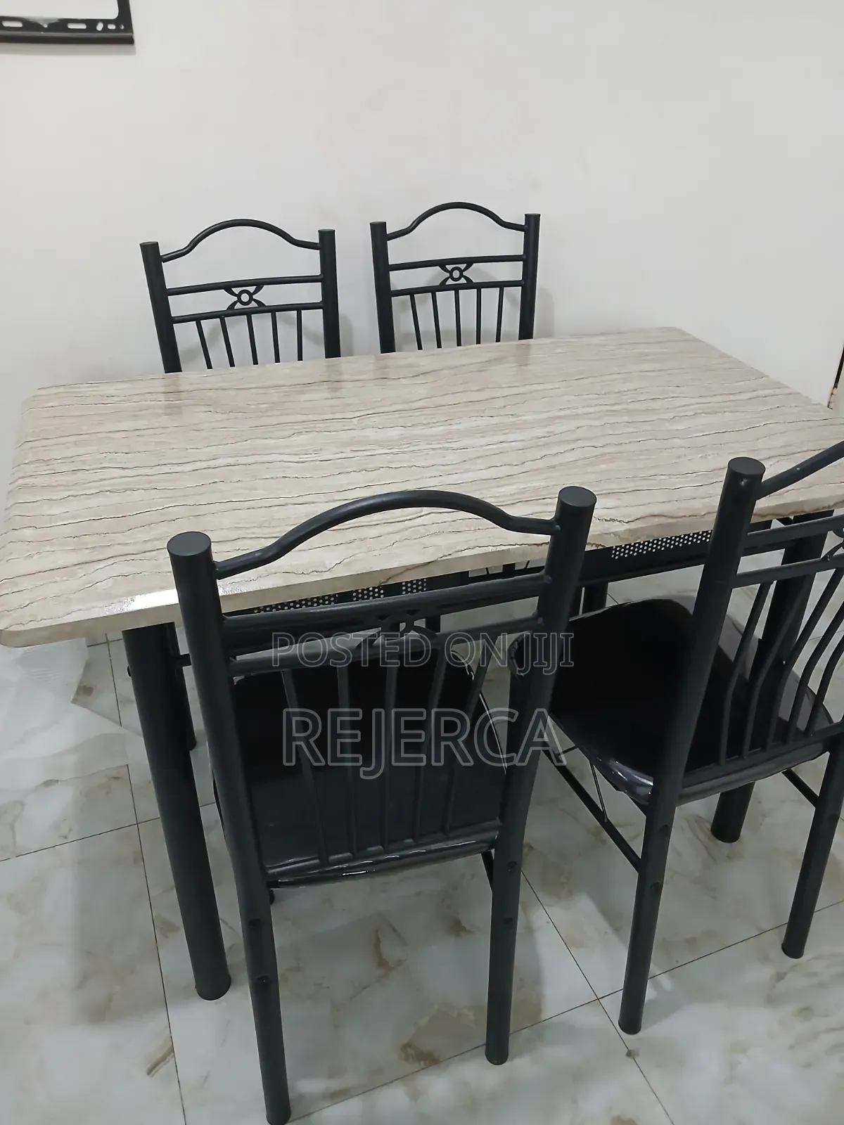 Dinning Set as Seen