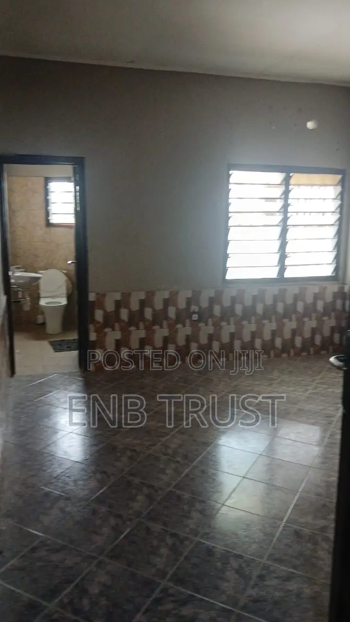 4bdrm House in Awoshie, Last Stop for rent