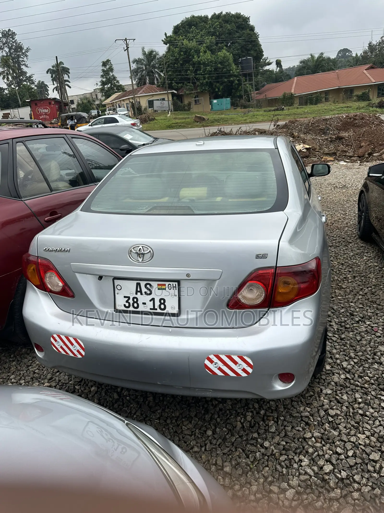 Toyota Corolla LE 4dr Sedan (1.8L 4cyl 4A) 2010 Silver