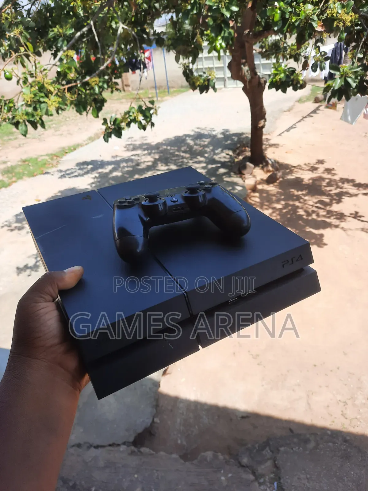 Ps4 Standard 1TB + 15 Games + 2 Controllers