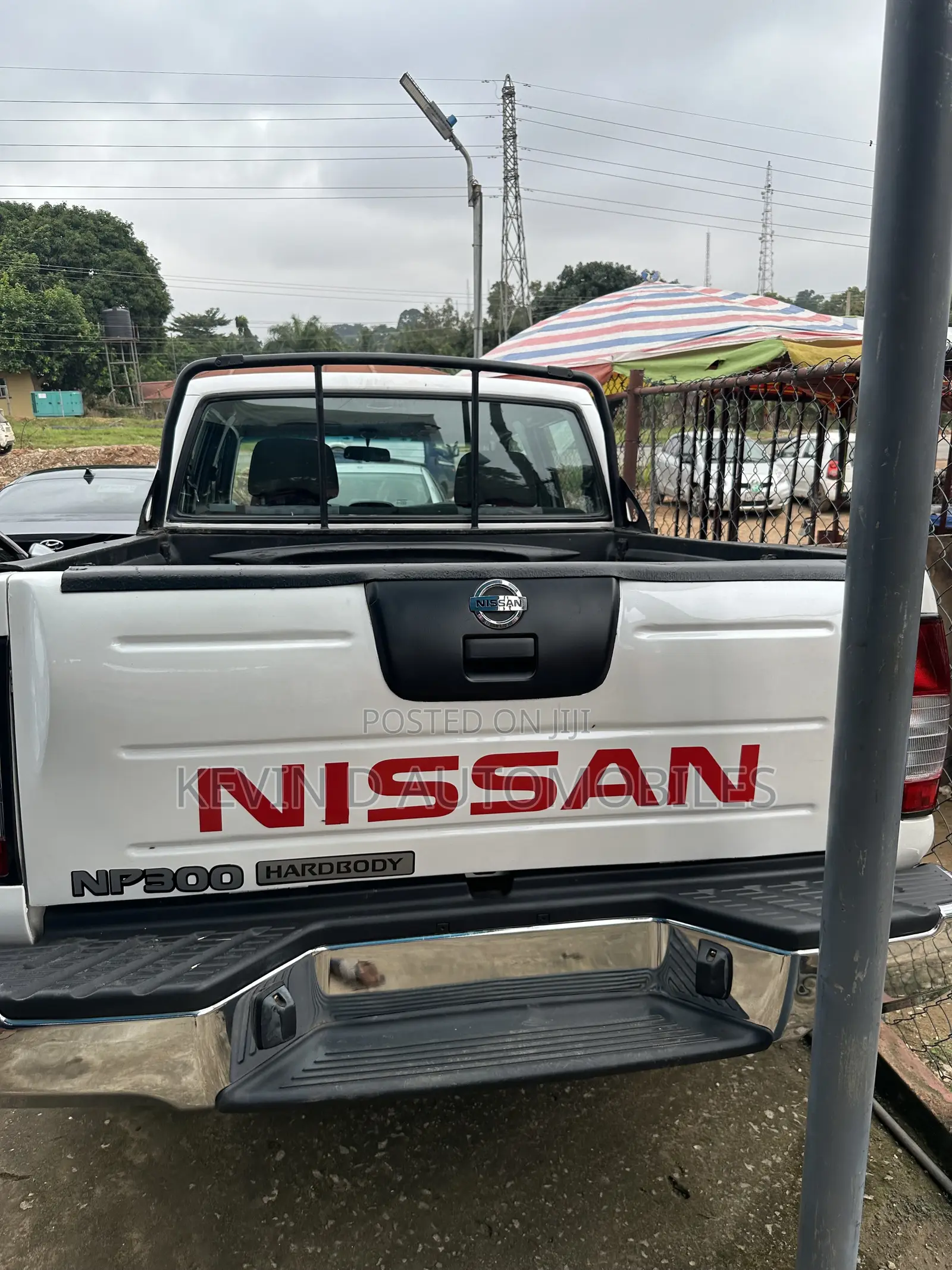 Nissan Hardbody 2013 White