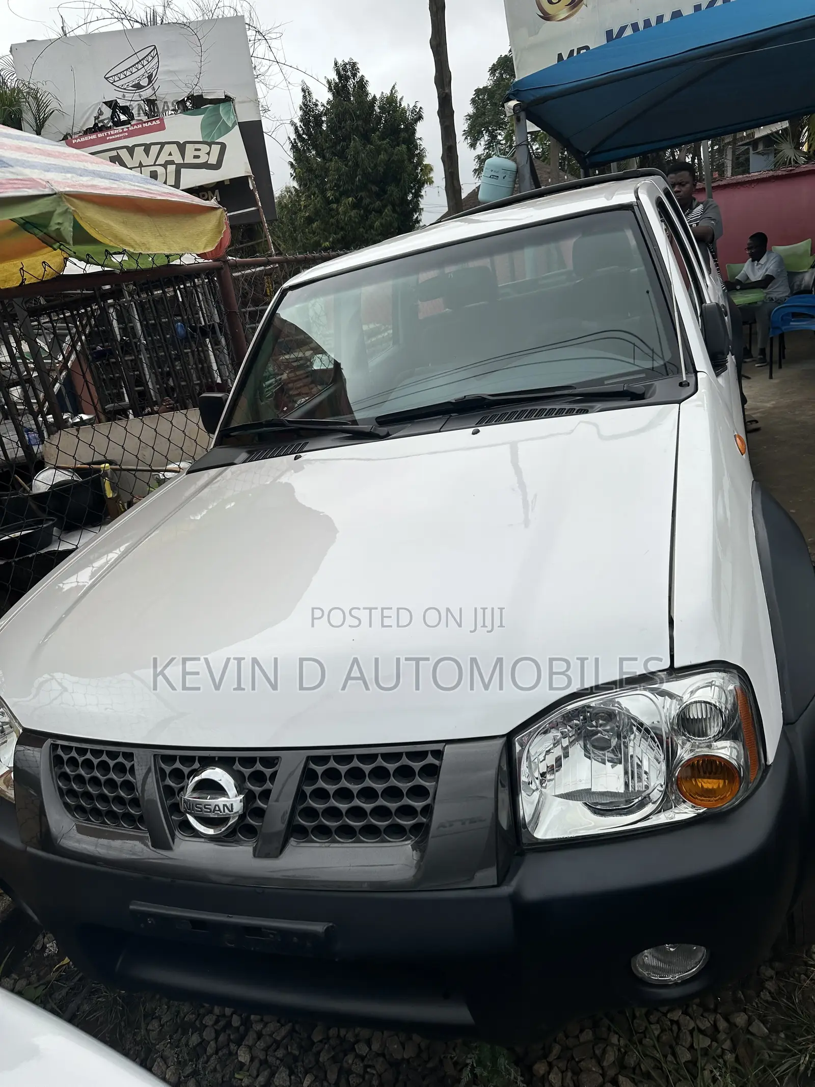 Nissan Hardbody 2013 White