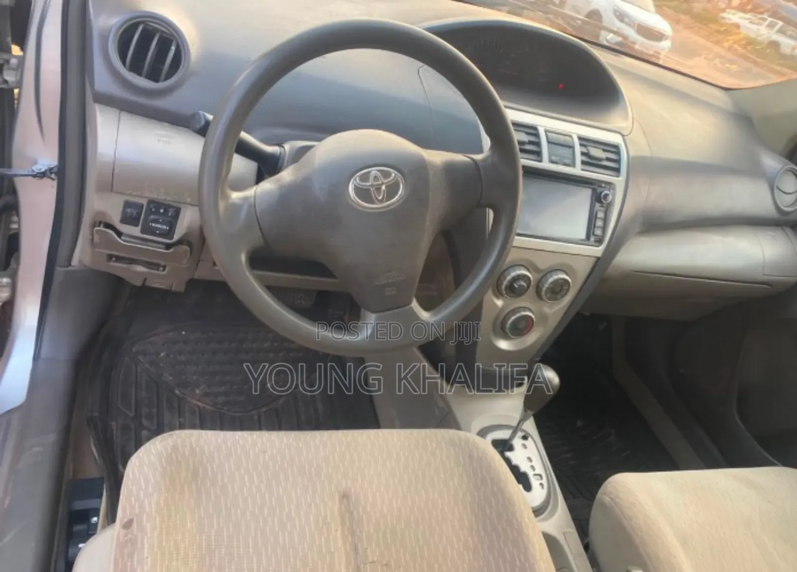 Toyota Belta 2010 Silver