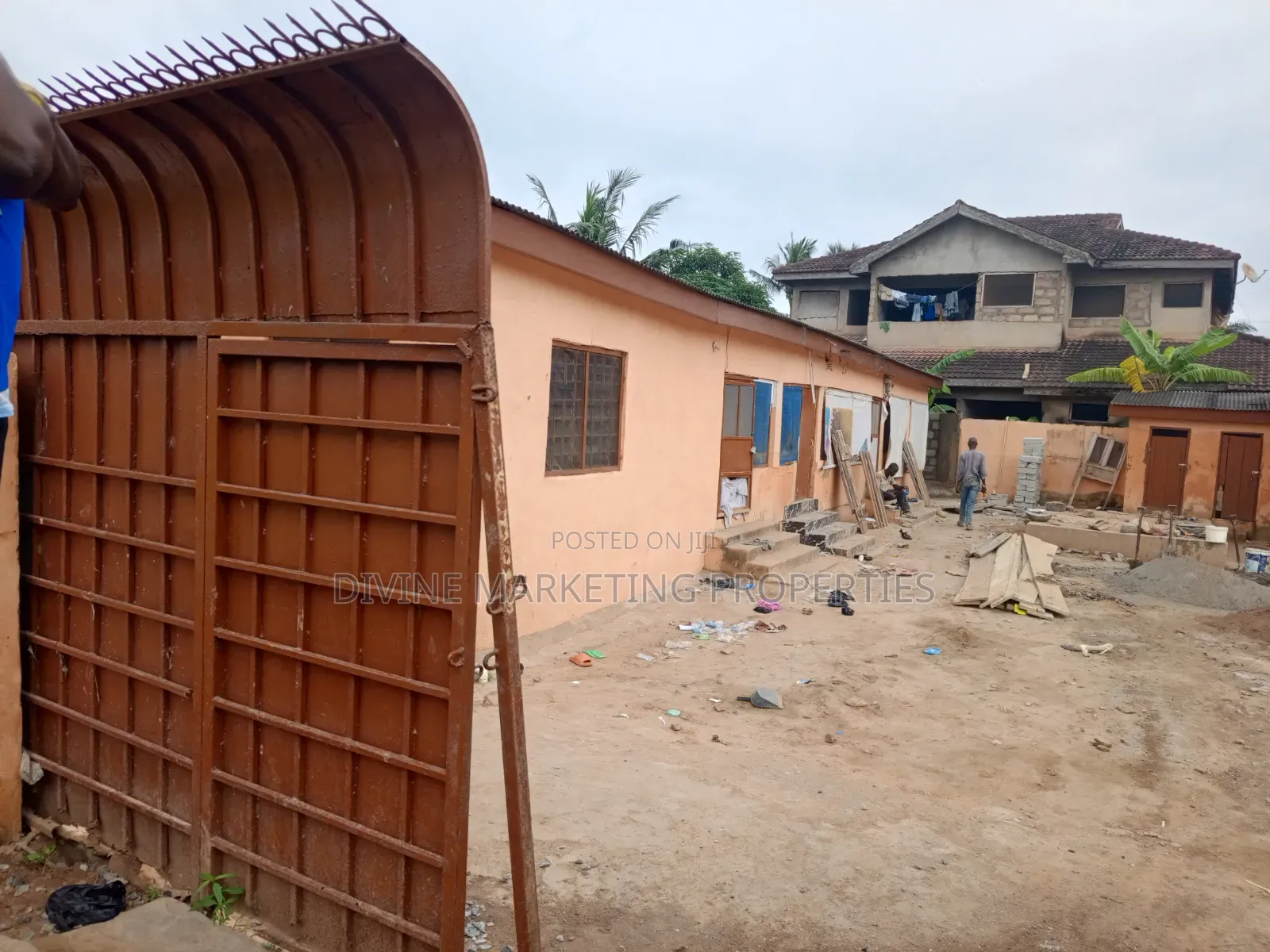 8bdrm Block of Flats in Washing Bay, Blue Kiosk for sale