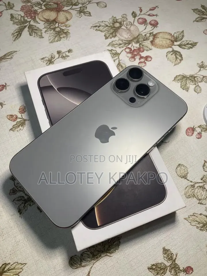 Apple iPhone 15 Pro Max 256 GB Silver