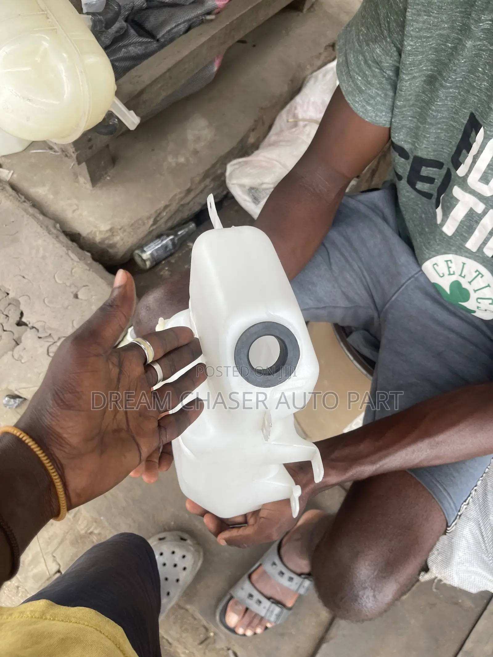 Wiper Wash Tank for All Cars