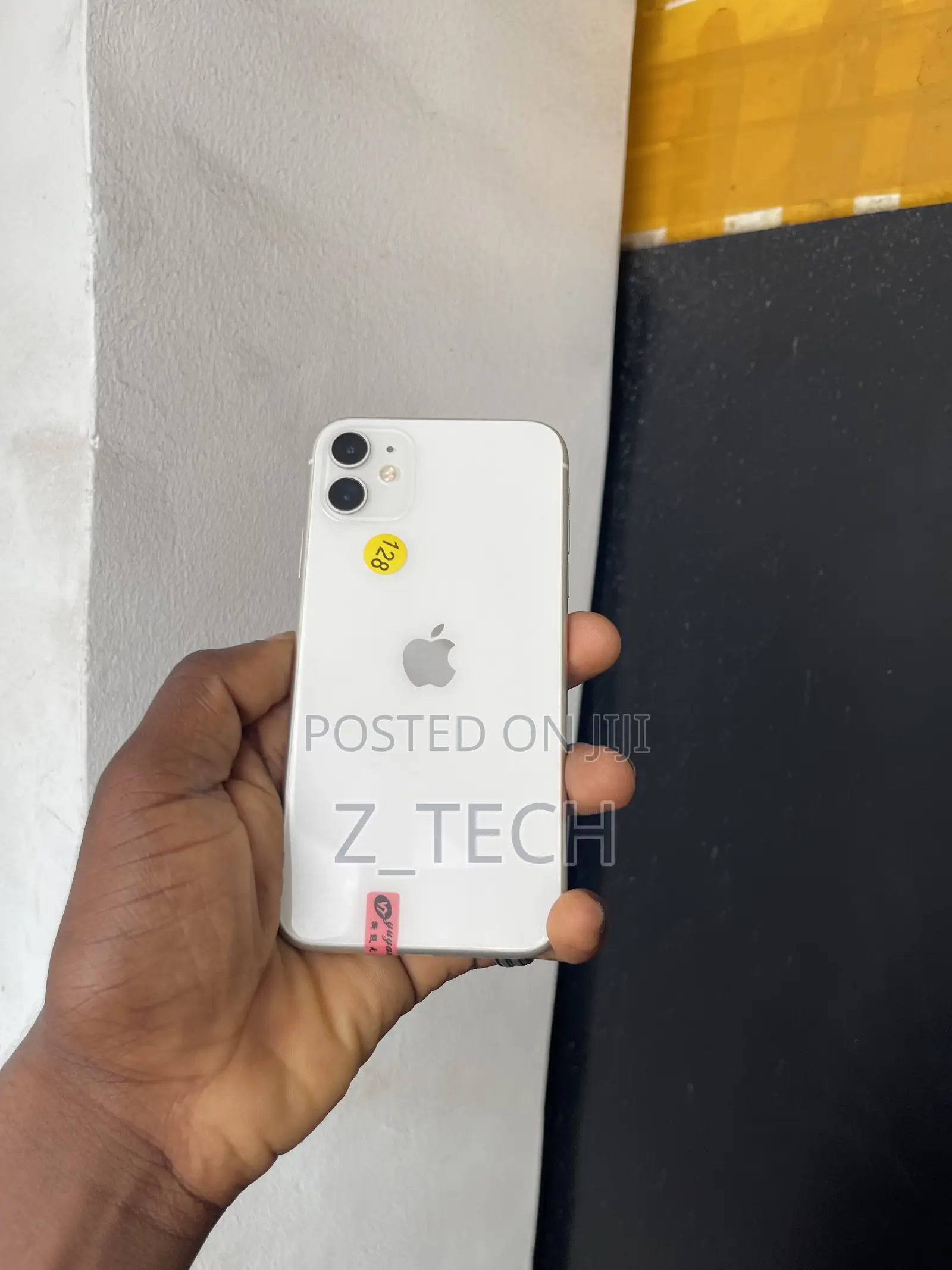 New Apple iPhone 11 128 GB White