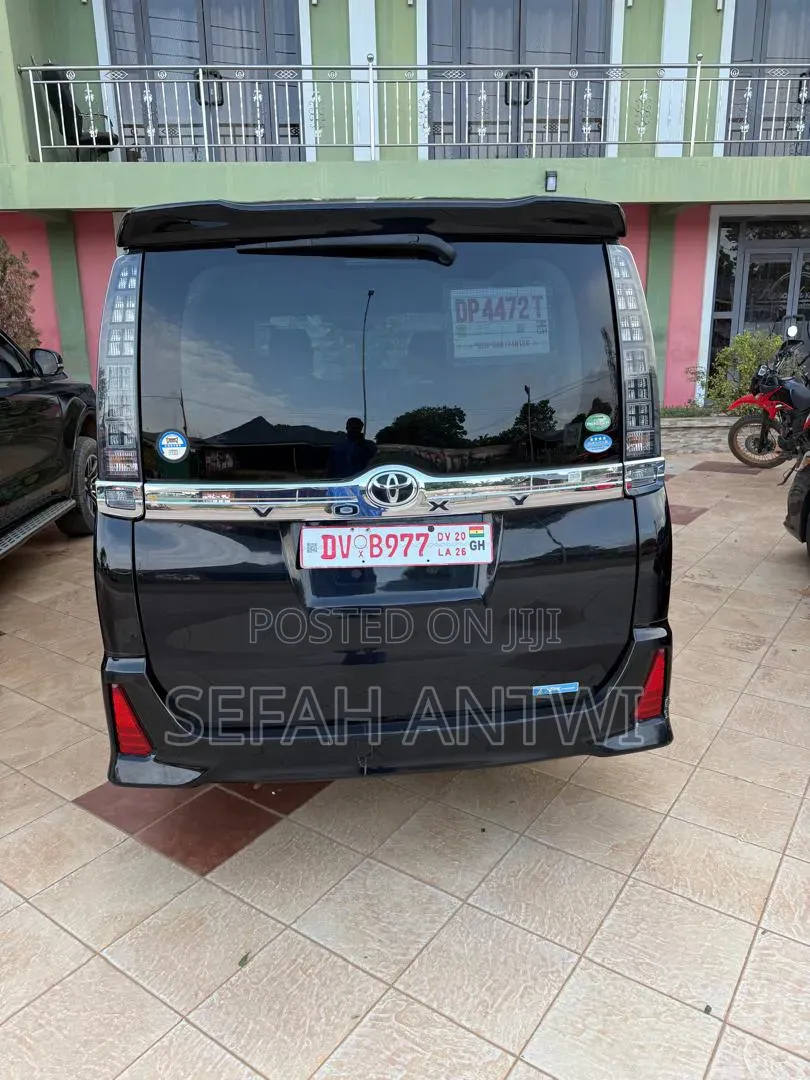 Toyota Voxy 2015 Black