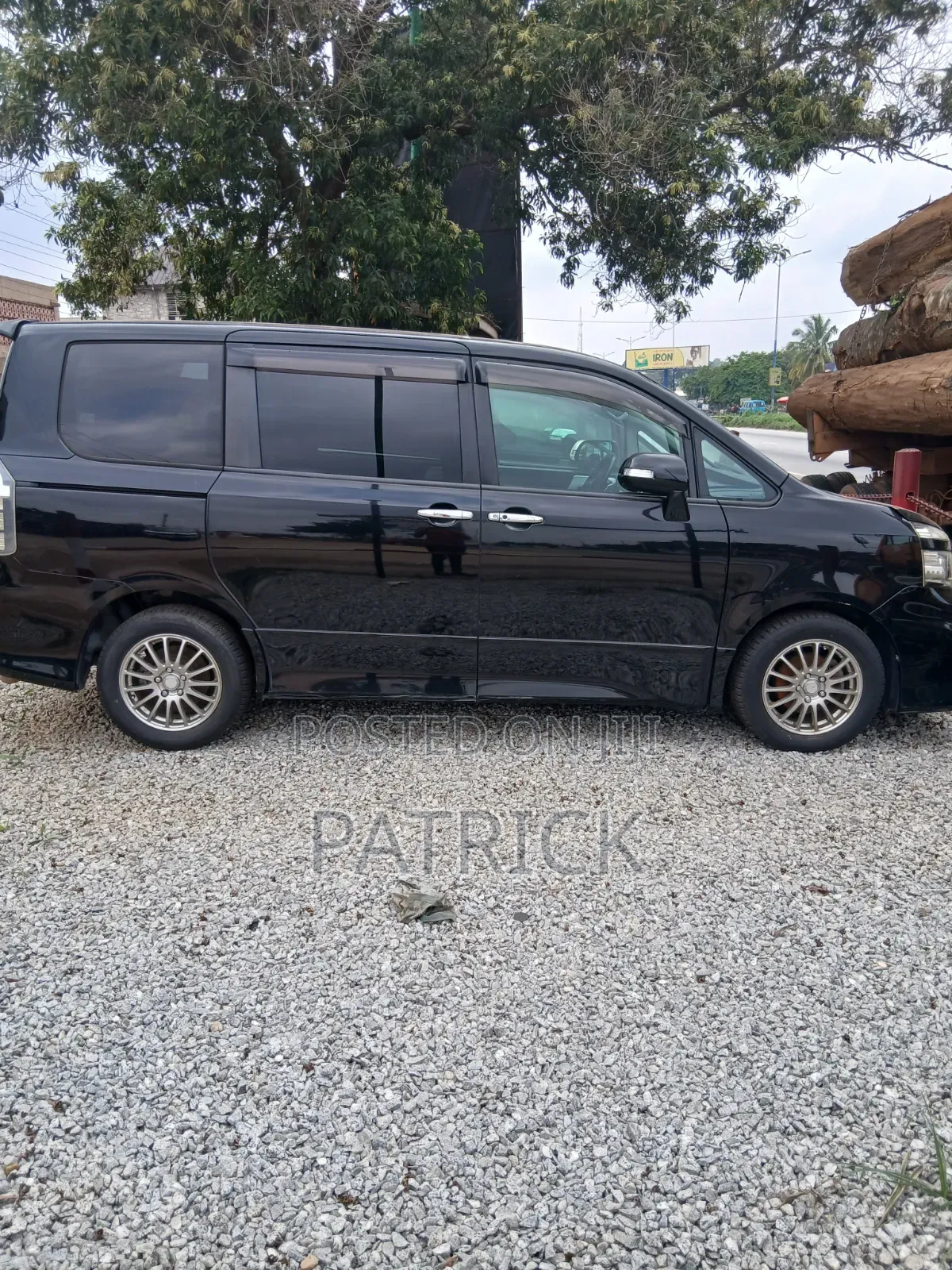 Toyota Voxy 2013 Black