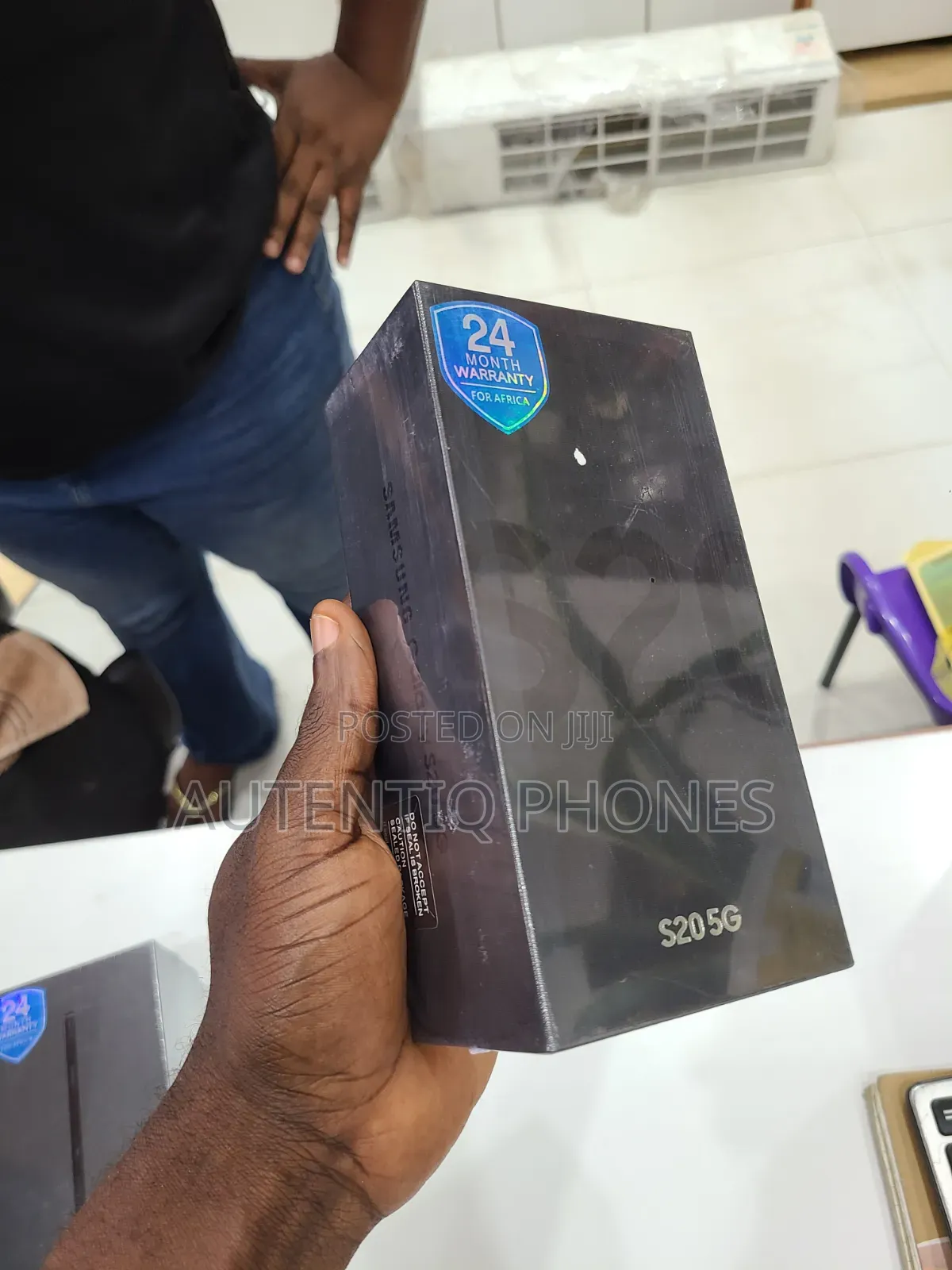 New Samsung Galaxy S20 128 GB Black
